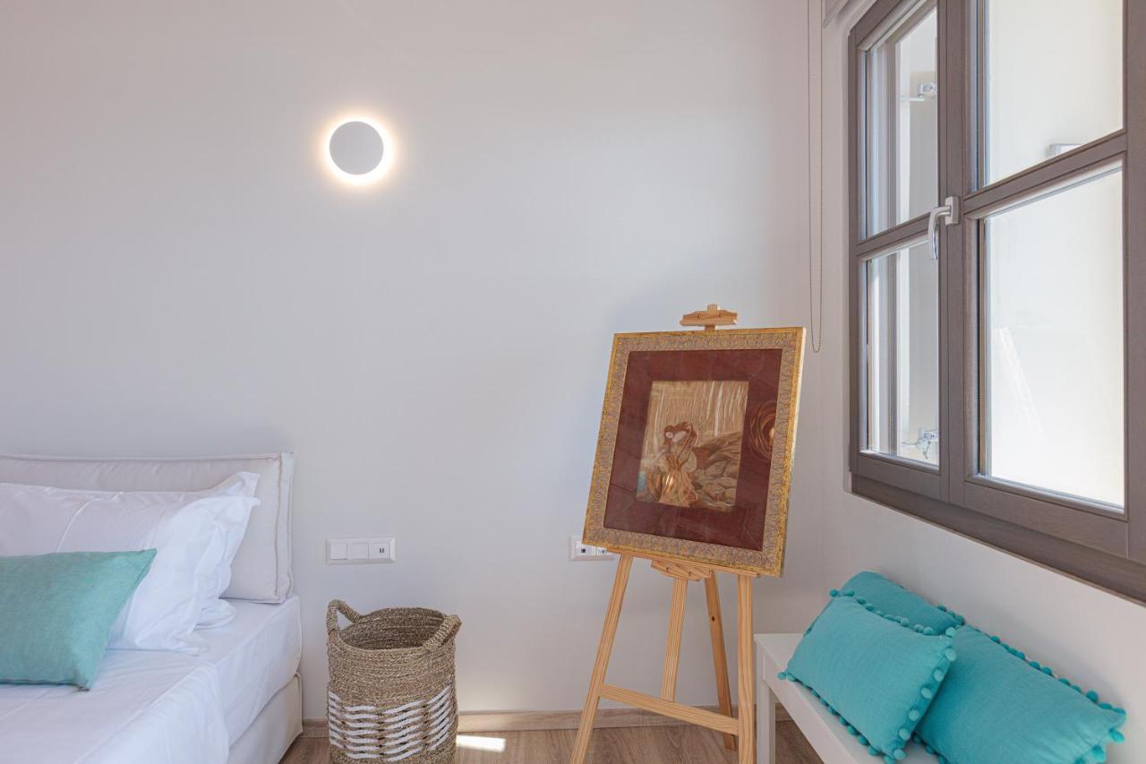 V77 Seafront Suites Rethymno  Екстер'єр фото