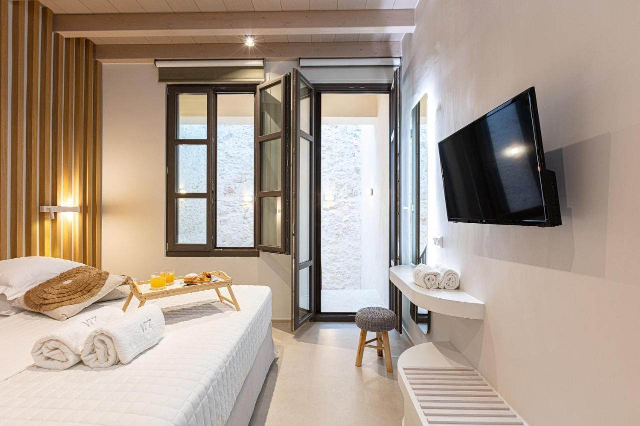 V77 Seafront Suites Rethymno  Екстер'єр фото