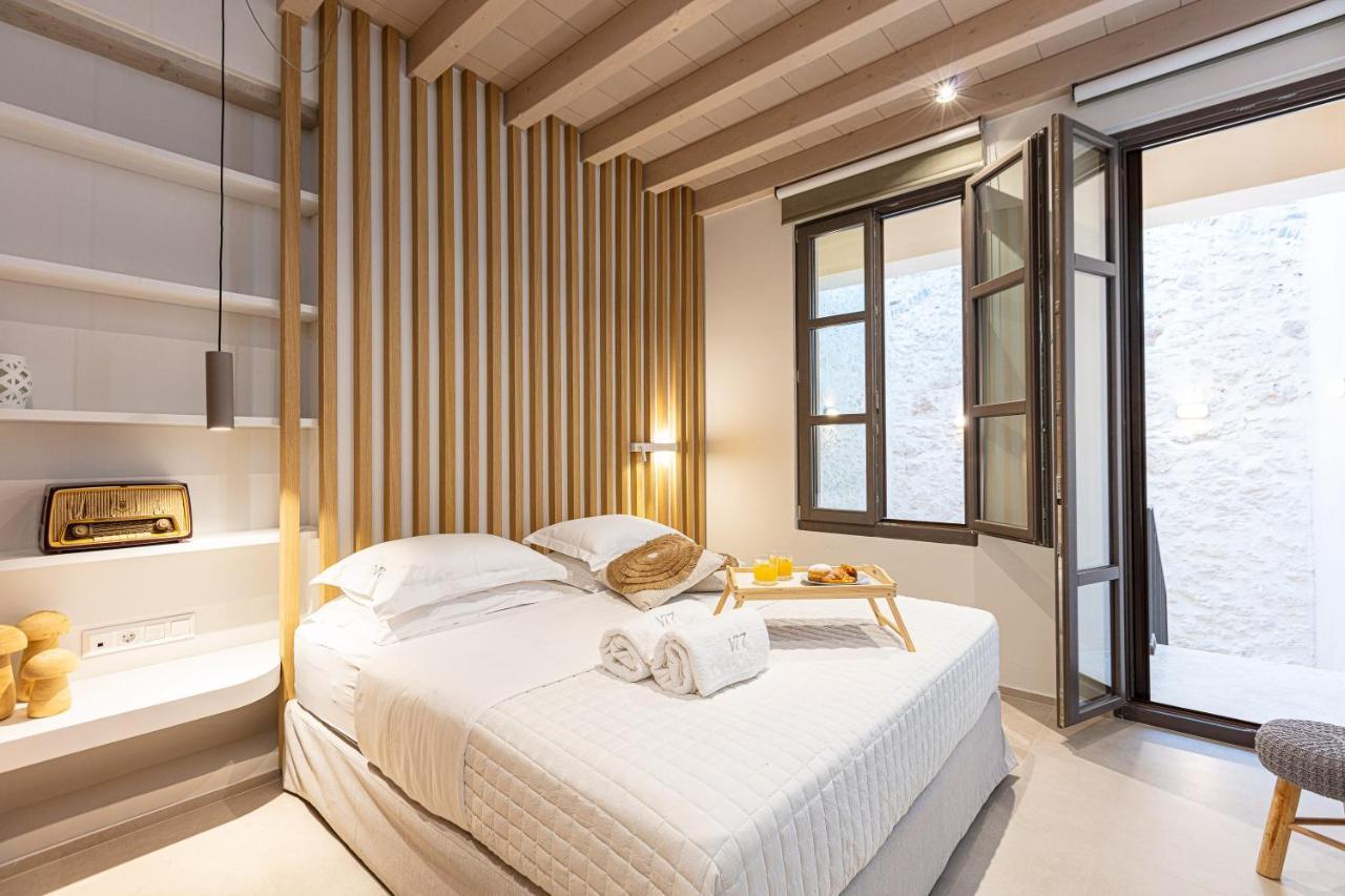 V77 Seafront Suites Rethymno  Екстер'єр фото