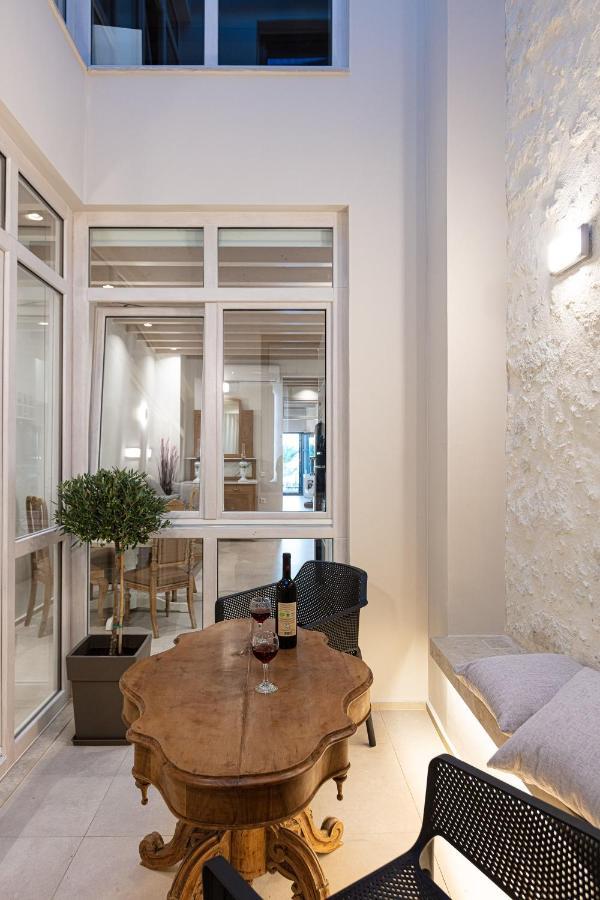 V77 Seafront Suites Rethymno  Екстер'єр фото