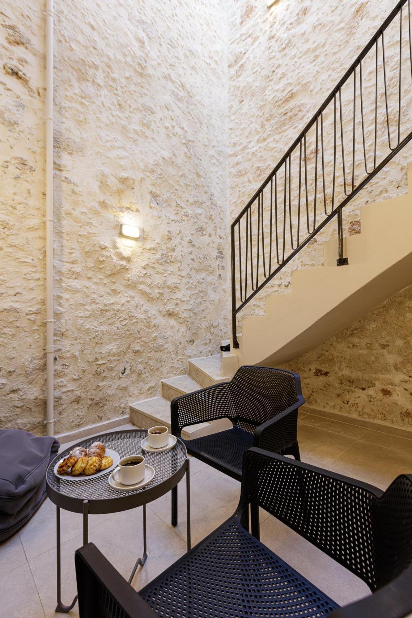 V77 Seafront Suites Rethymno  Номер фото